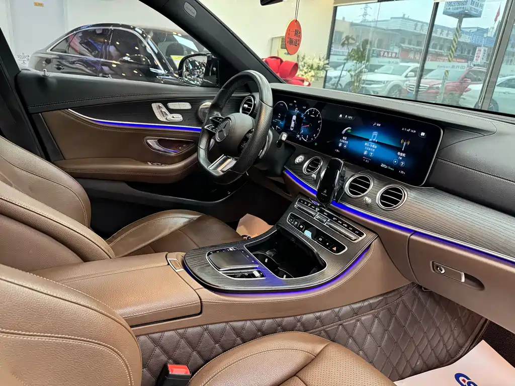 MERCEDES-BENZ E CLASS