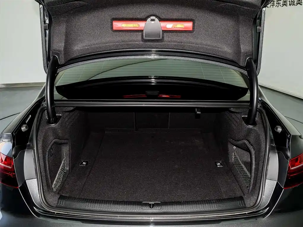 Audi A4L 2024 40 TFSI Luxury