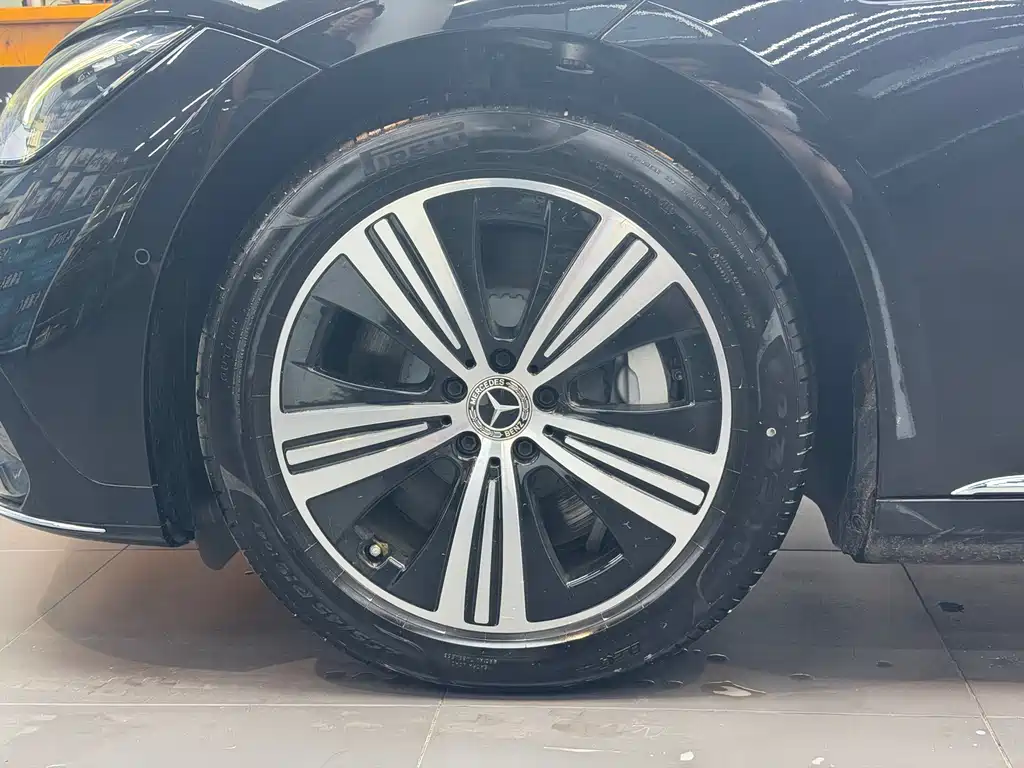 Mercedes-Benz EQE 2025 500 4MATIC