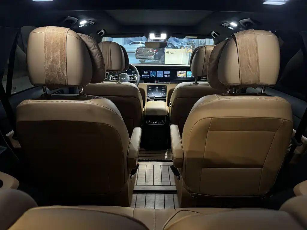 Li Auto MEGA 2025 Home