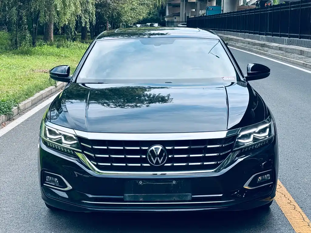 Volkswagen Passat 2021 330TSI Luxury