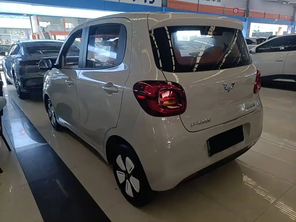 Wuling MINIEV — миниатюра 5