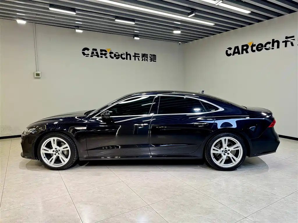 Audi A7L 2024 45TFSI quattro S-line