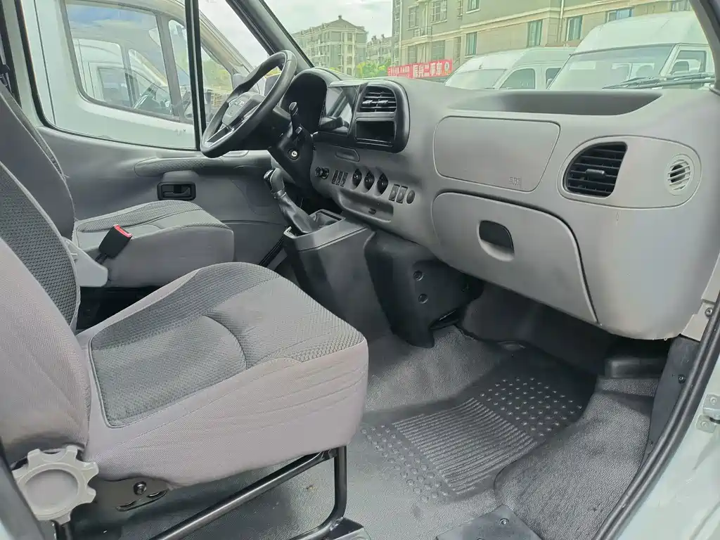 JMC Tesla — миниатюра 4
