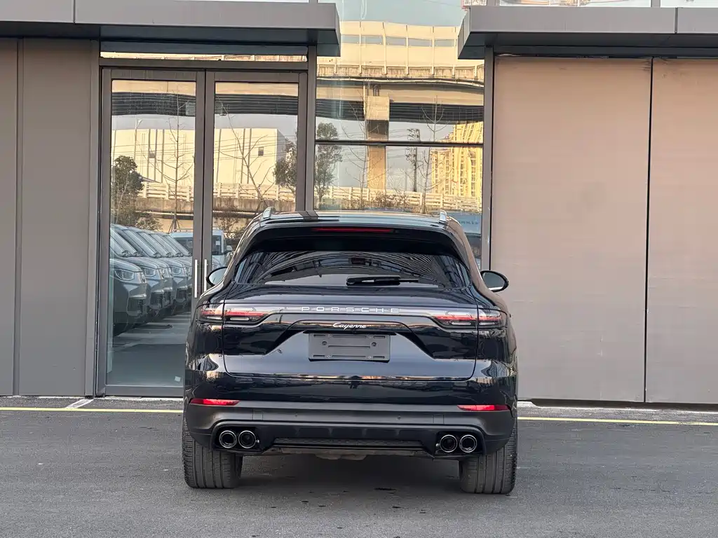 PORSCHE CAYENNE