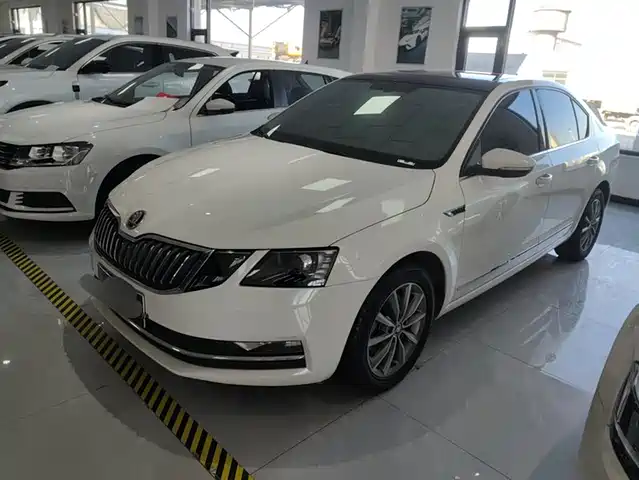 SKODA OCTAVIA 2021