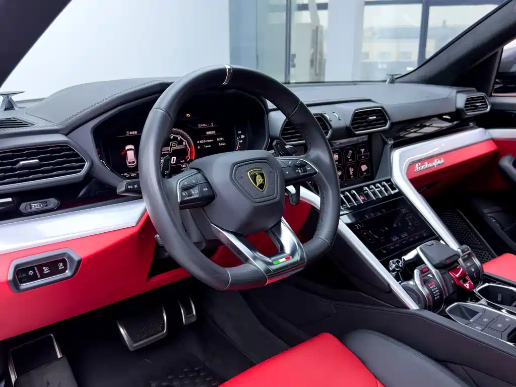 Lamborghini Urus — миниатюра 18