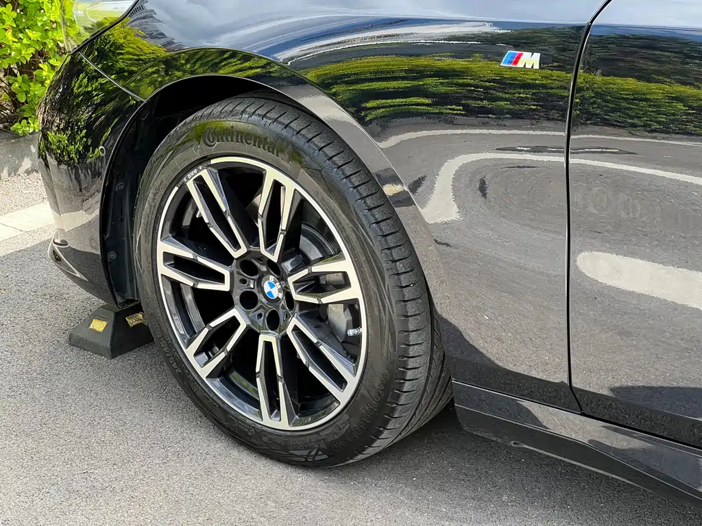 BMW 5 Series — миниатюра 17