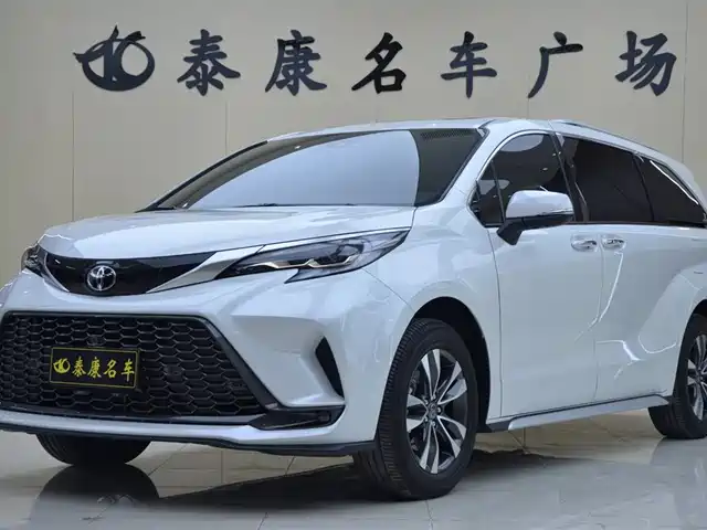 TOYOTA GREVIA 2025