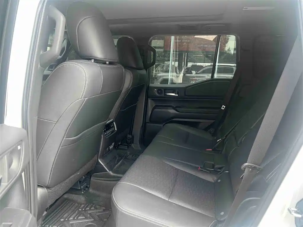 Toyota Land Cruiser Prado 2026 2.4T Flagship VX 5 мест