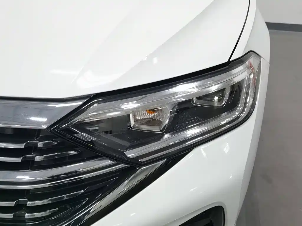 Volkswagen Sagitar — миниатюра 7