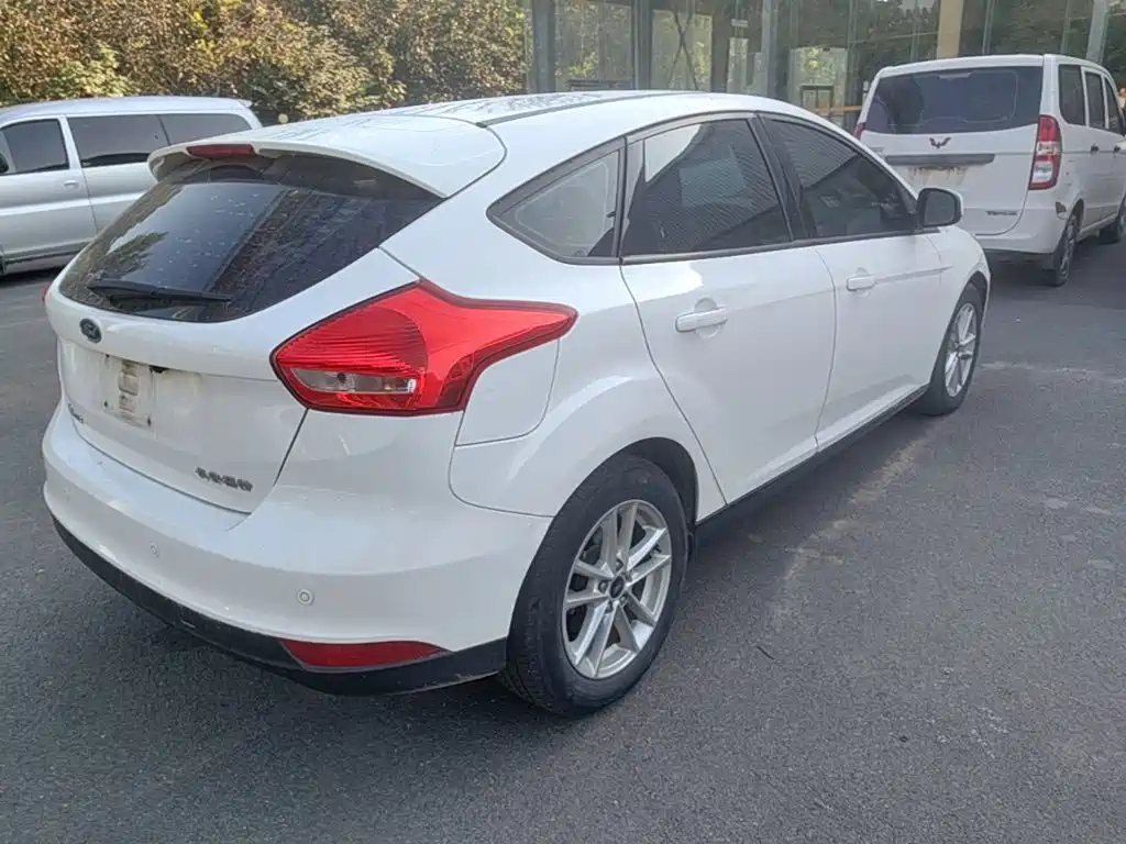 Ford Focus — миниатюра 7