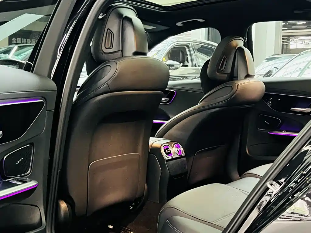 Mercedes-Benz C-Class — миниатюра 6