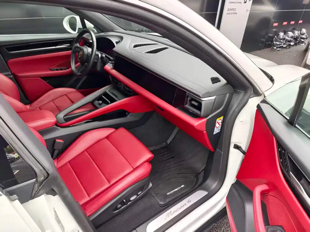 Porsche Macan EV — миниатюра 9
