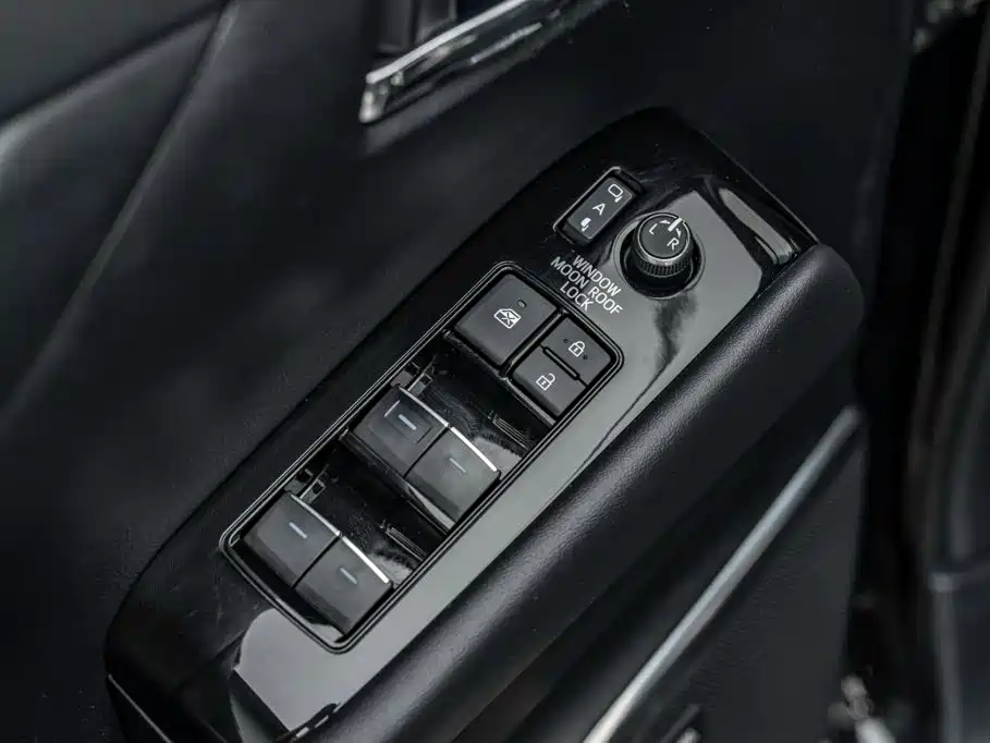 Toyota Vellfire — миниатюра 16