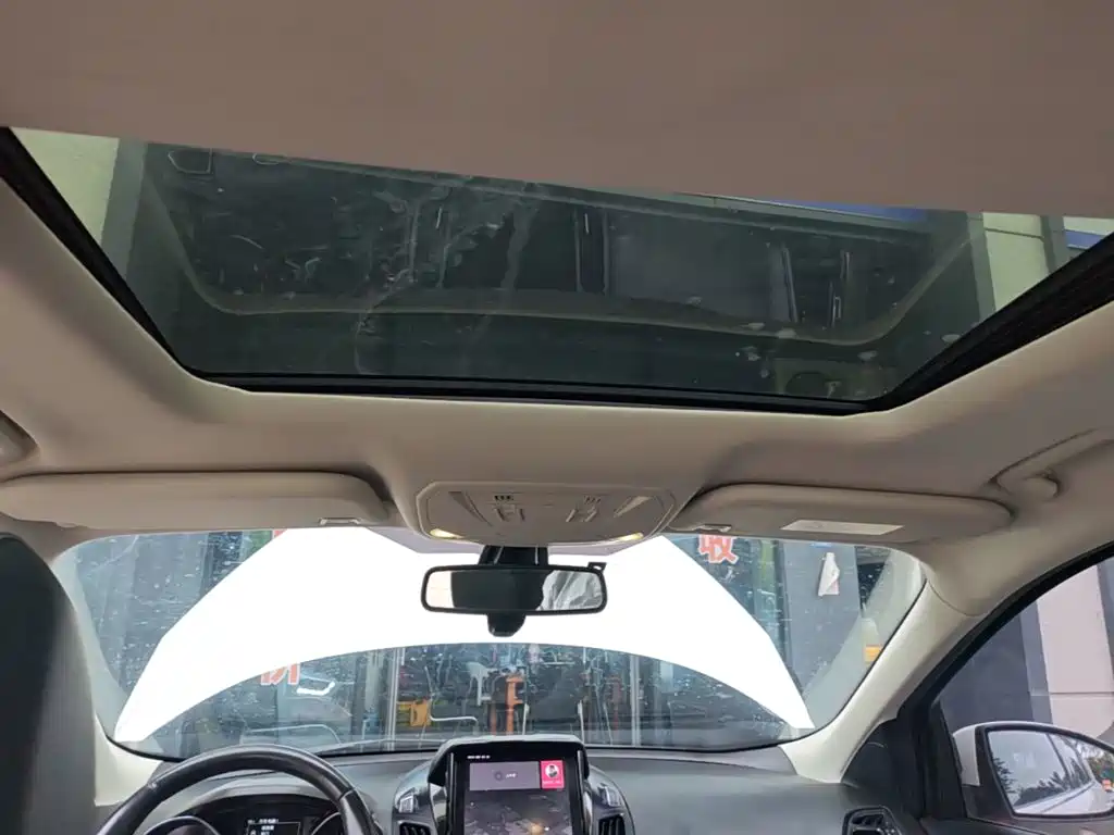 Ford Kuga — миниатюра 18