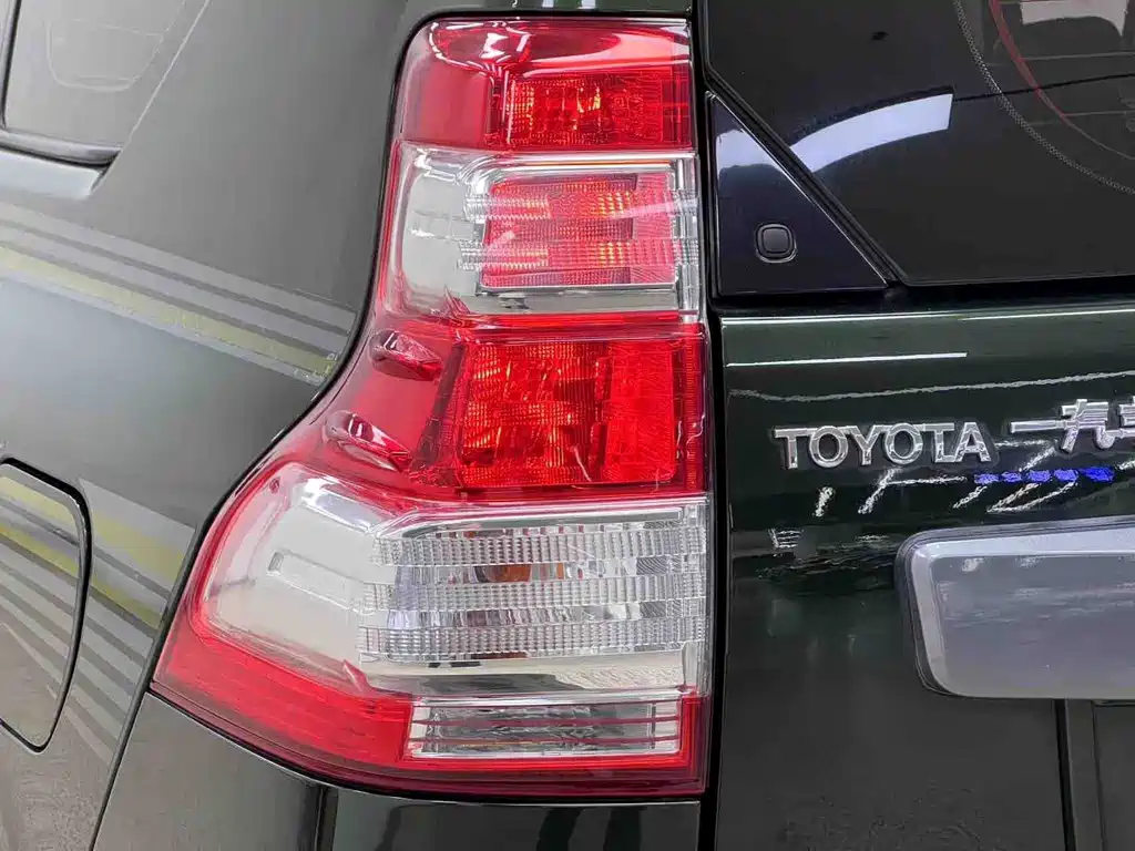 Toyota Prado — миниатюра 6