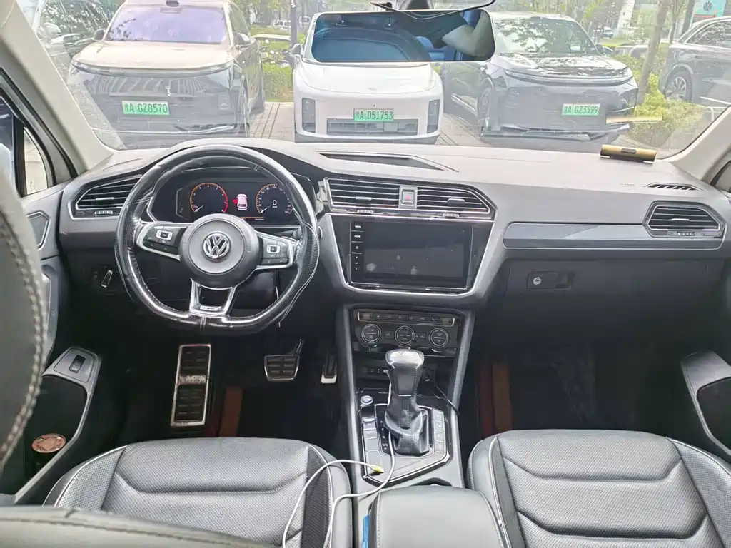 Volkswagen Tiguan L L 2019 330TSI AT R-Line Flagship VI