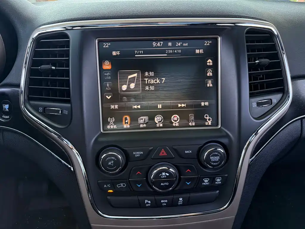 Jeep Grand Cherokee (Import) — миниатюра 13