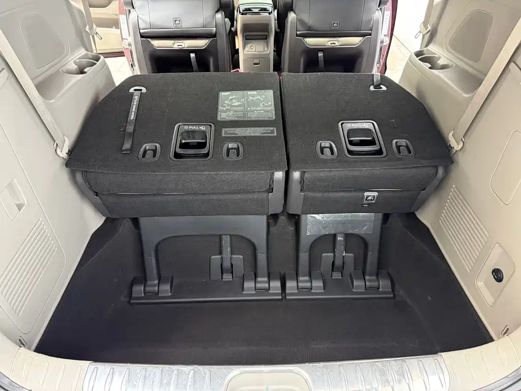 Kia Carnival — миниатюра 23