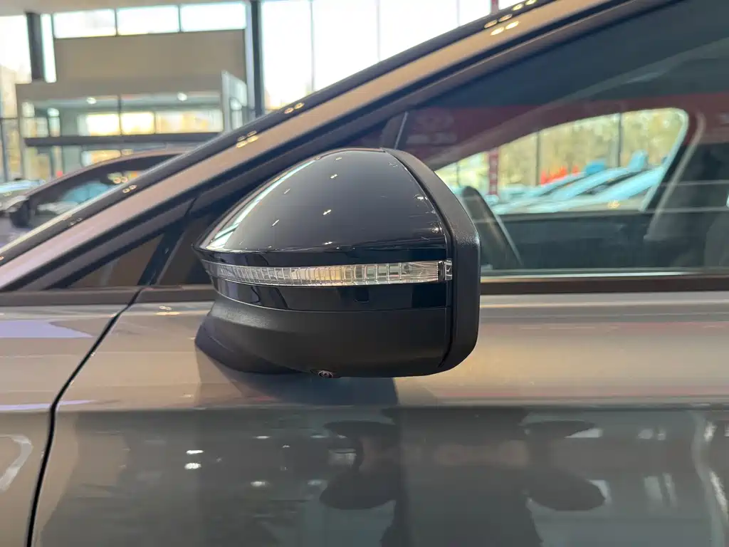 VOLKSWAGEN ID.7 VIZZION