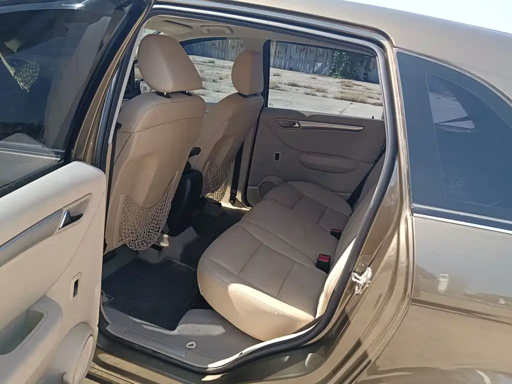 Mercedes-Benz B-Class — миниатюра 8