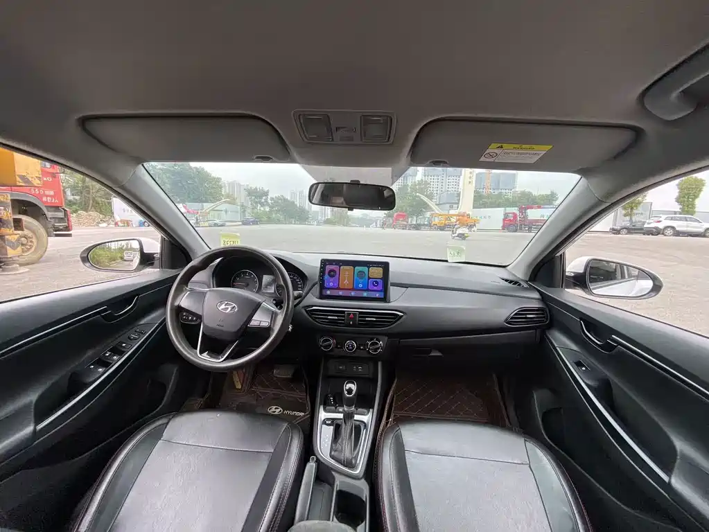 Hyundai Elantra — миниатюра 10