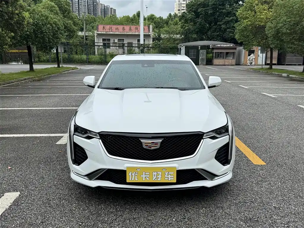 Cadillac CT4 2020 28T Fashion