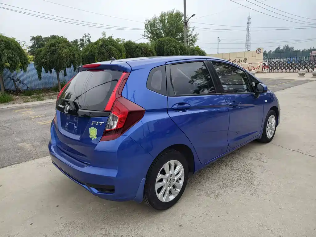Honda Fit — миниатюра 4