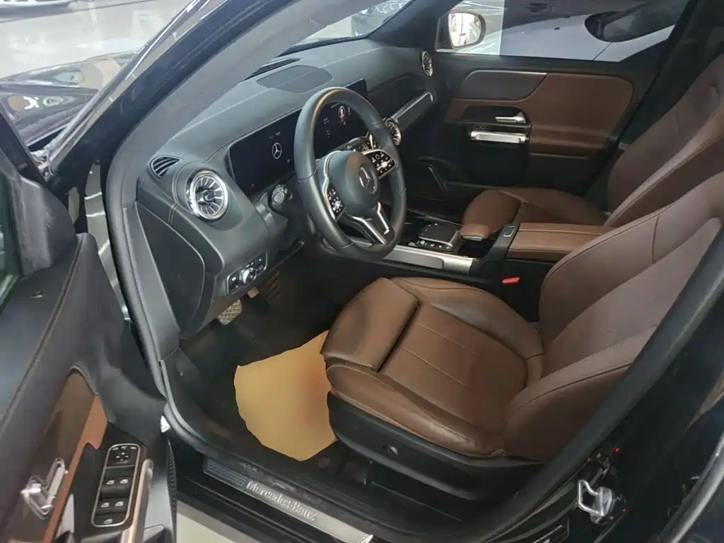 Mercedes-Benz GLB — миниатюра 16
