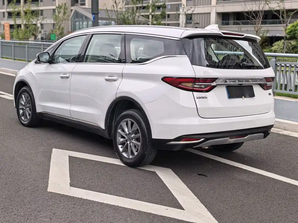 Geely Jia Ji — миниатюра 5