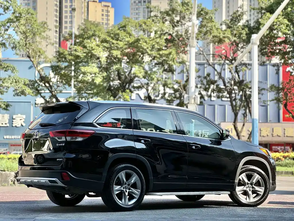 Toyota Highlander — миниатюра 9