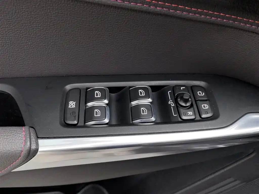 Lynk & Co 02 2019 2.0T AT Pro VI