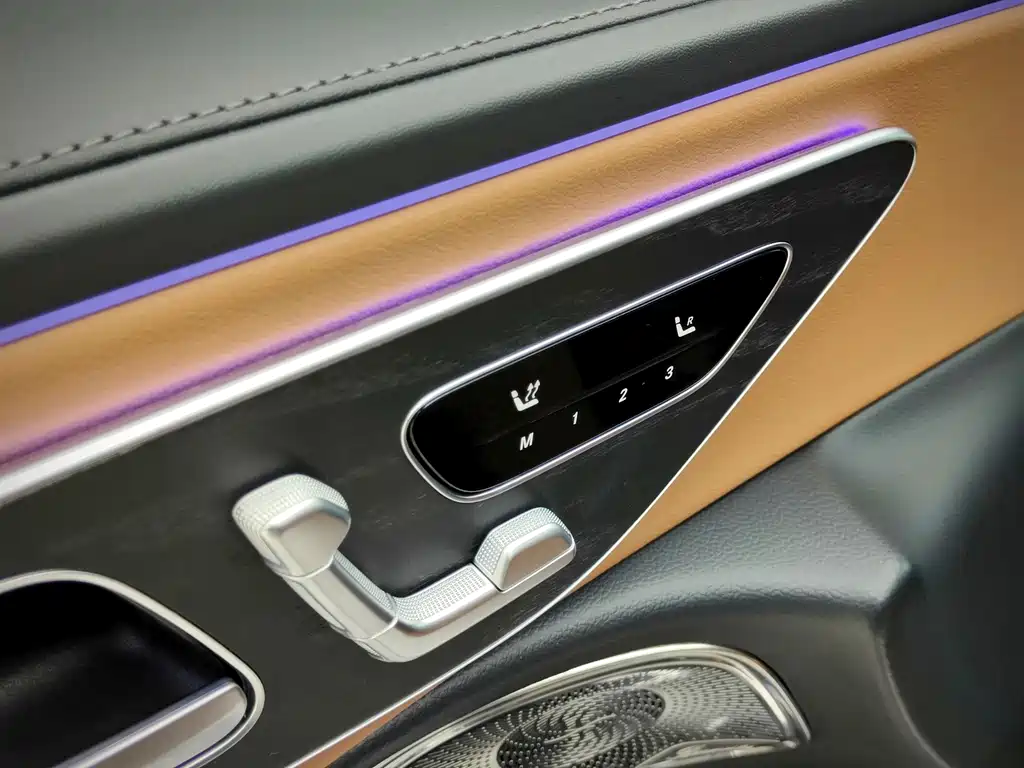 Mercedes-Benz E-Class — миниатюра 19