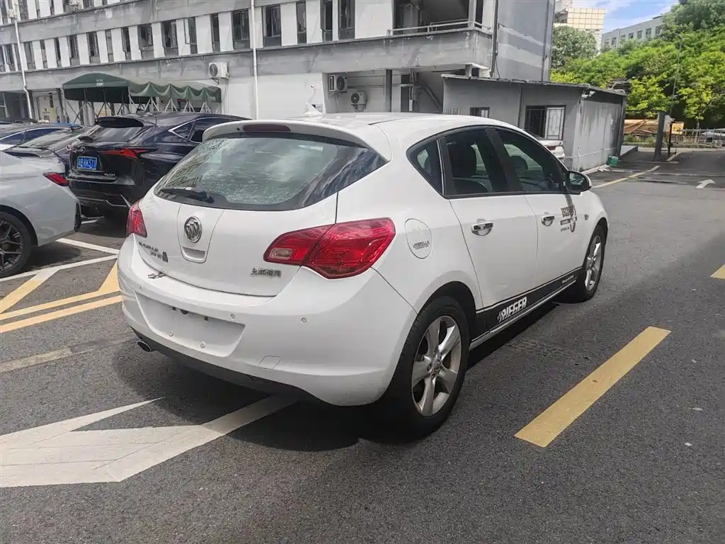 Buick Excelle 2014 XT 1.6T AT Sport