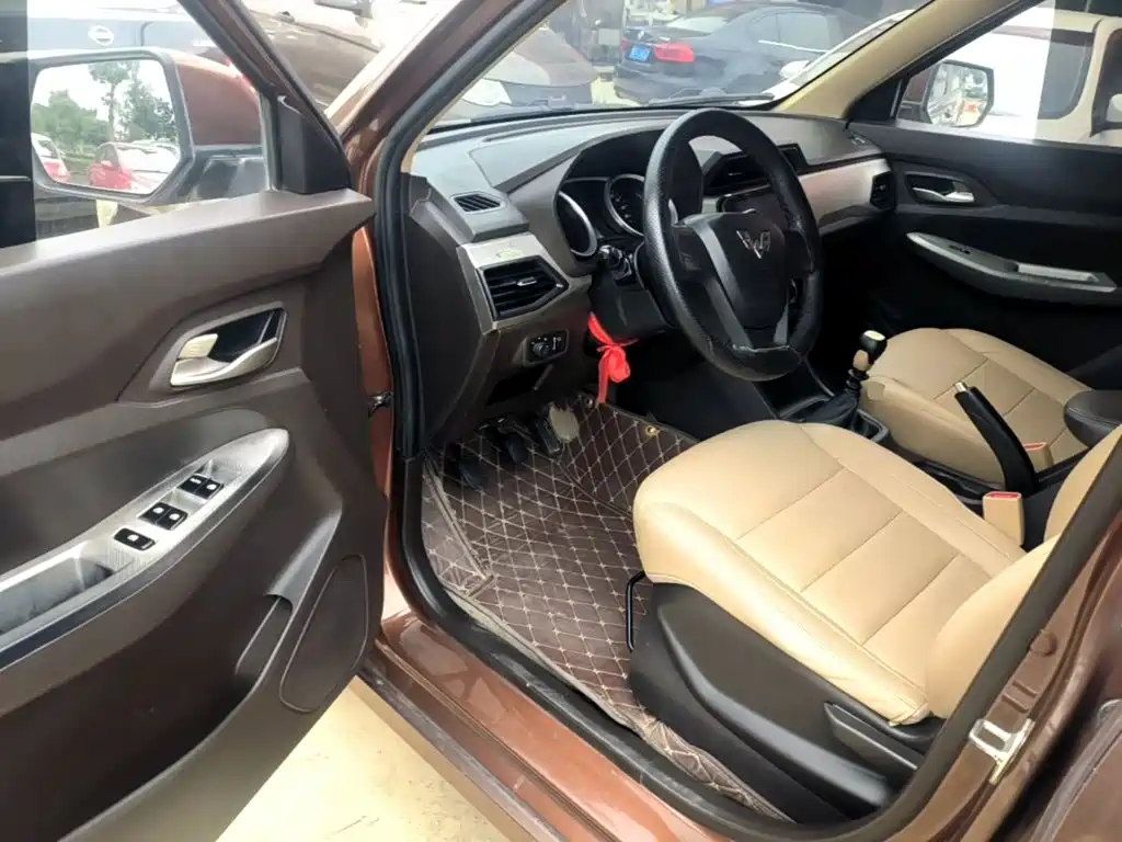 Wuling Hongguang — миниатюра 16