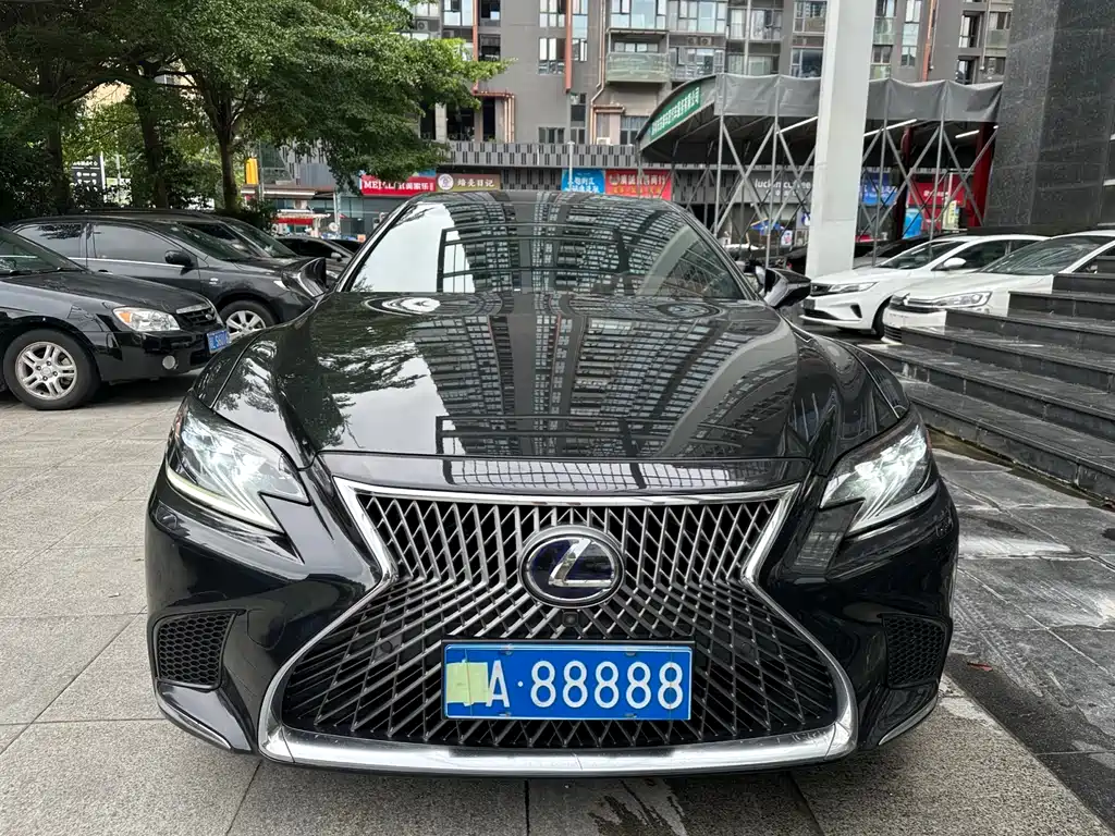 Lexus LS 2018 500h Executive V