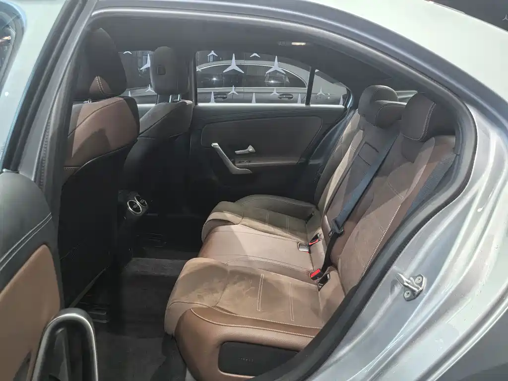 Mercedes-Benz A-Class — миниатюра 6