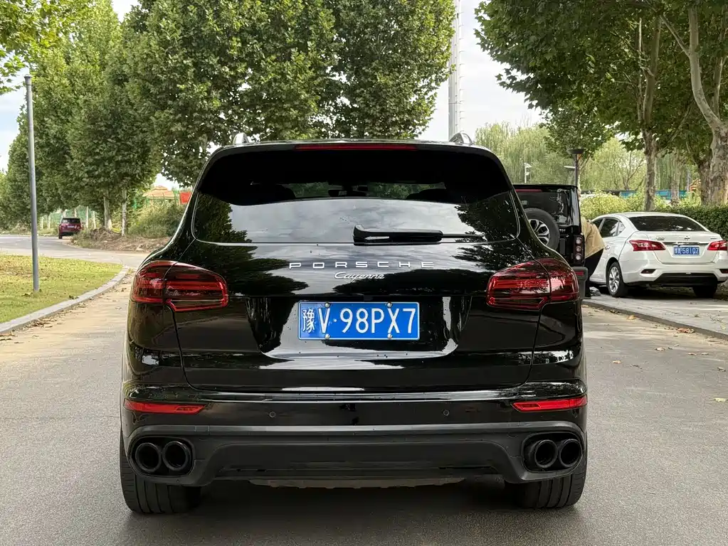 Porsche Cayenne — миниатюра 8