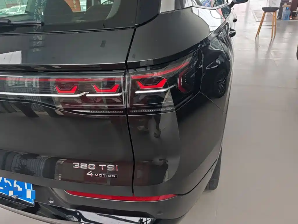 Volkswagen Tavendor 2023 380TSI R-Line
