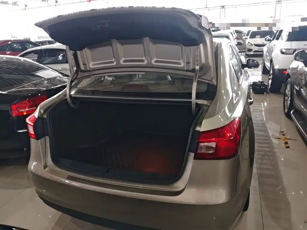 Roewe 360 — миниатюра 19