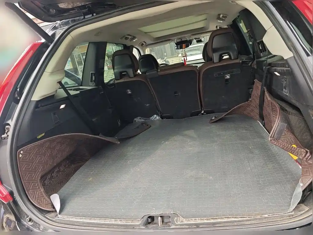 Volvo XC90 — миниатюра 10