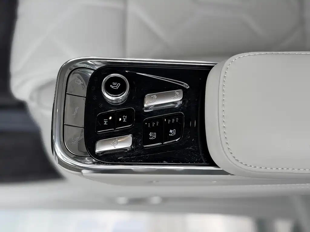 Volvo EM90 — миниатюра 17