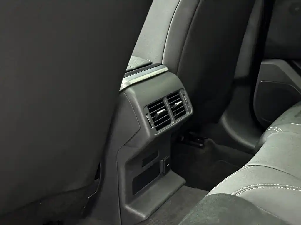 Land Rover Velar — миниатюра 19