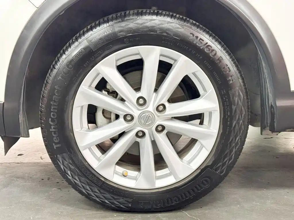 Nissan Qashqai — миниатюра 12