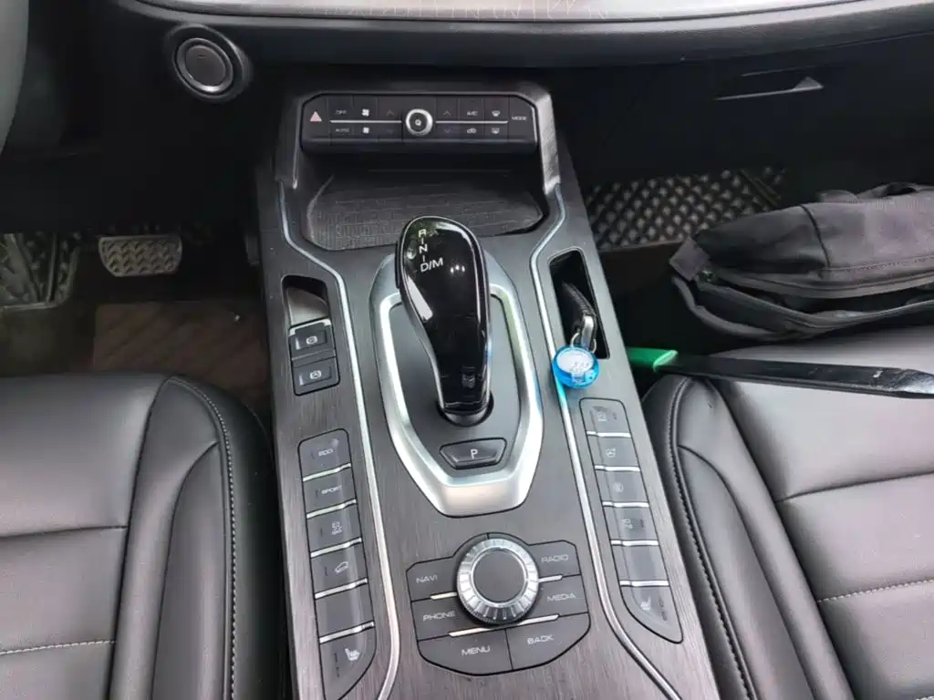 Wey Wey VV5 — миниатюра 14