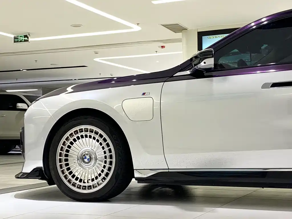 BMW i7 — миниатюра 7