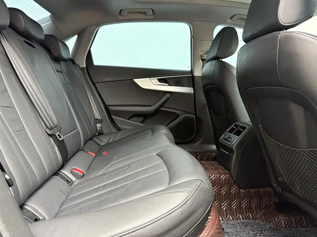 Audi A4L — миниатюра 10