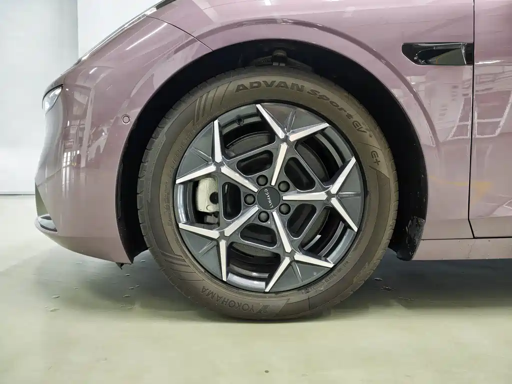Lynk & Co 10 — миниатюра 14