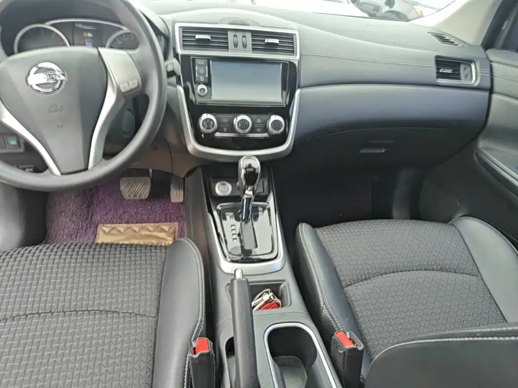 Nissan Tiida — миниатюра 14